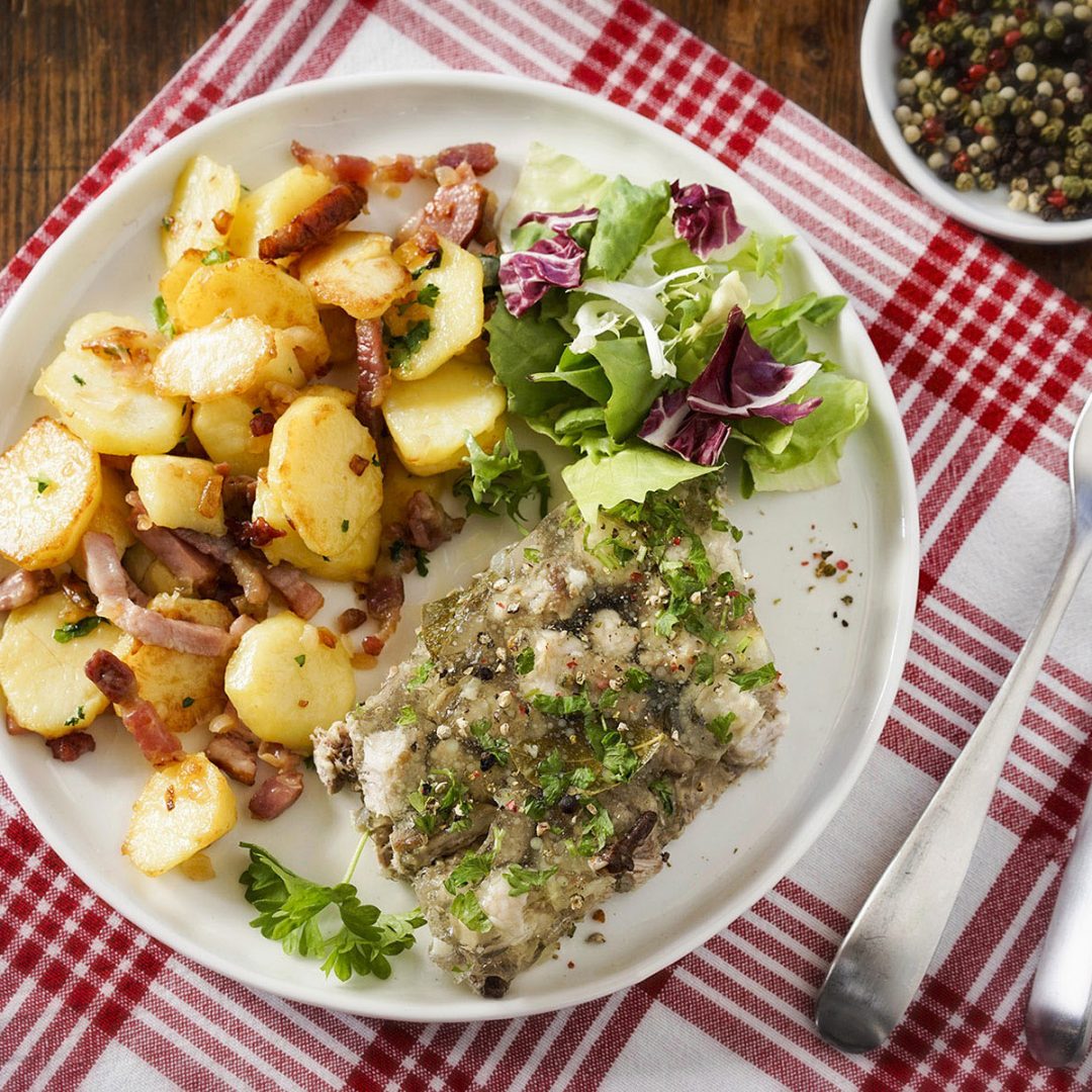 Sauerfleisch auf Teller